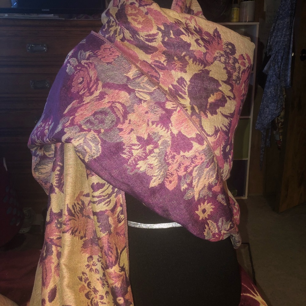 Purple/Cream Wrap Scarf 🧣